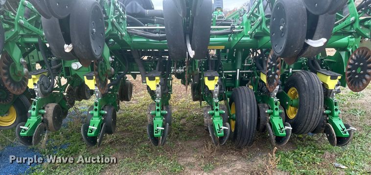 image for item EU6372 2017 John Deere 1795 Max Emerge split row no-till planter