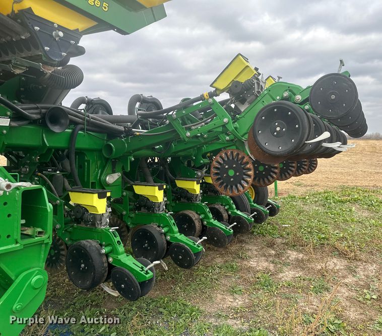 image for item EU6372 2017 John Deere 1795 Max Emerge split row no-till planter