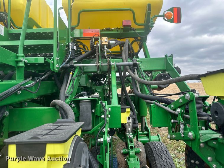 image for item EU6372 2017 John Deere 1795 Max Emerge split row no-till planter