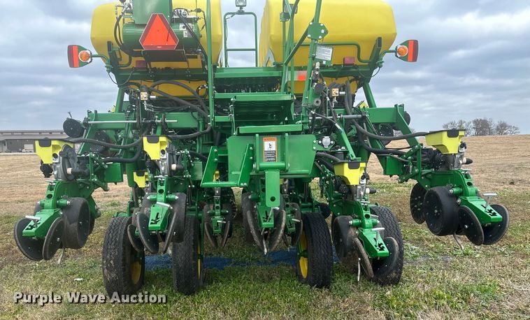 image for item EU6372 2017 John Deere 1795 Max Emerge split row no-till planter