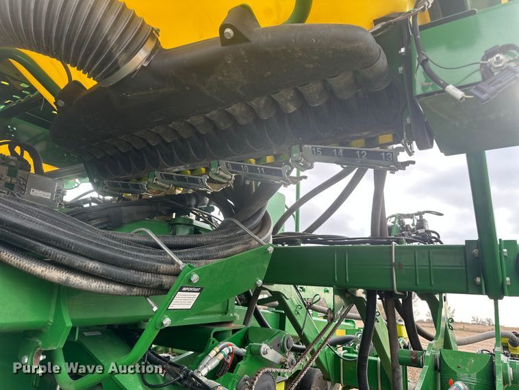 image for item EU6372 2017 John Deere 1795 Max Emerge split row no-till planter