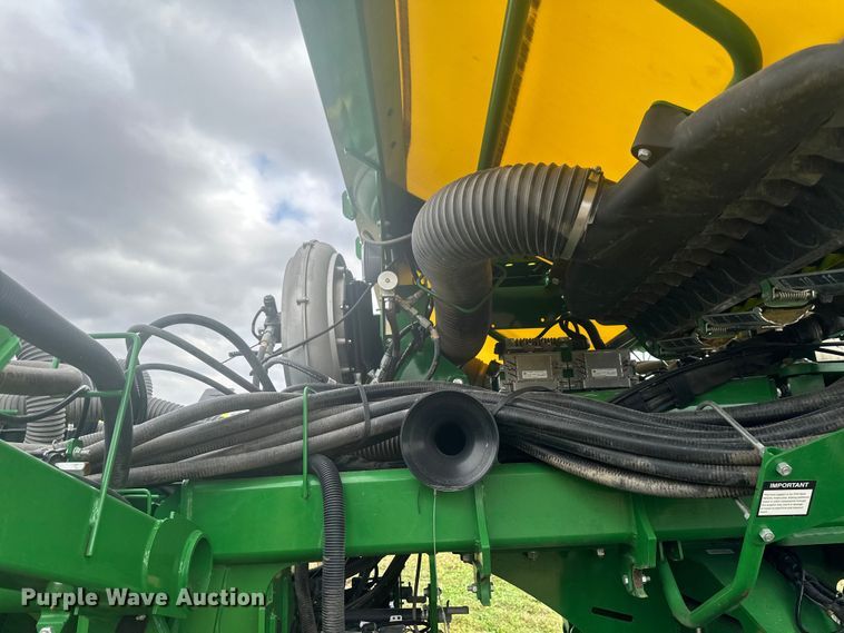 image for item EU6372 2017 John Deere 1795 Max Emerge split row no-till planter