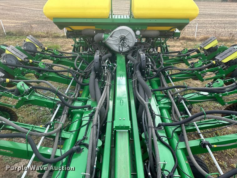 image for item EU6372 2017 John Deere 1795 Max Emerge split row no-till planter