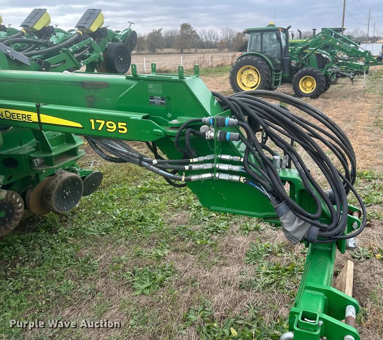 image for item EU6372 2017 John Deere 1795 Max Emerge split row no-till planter
