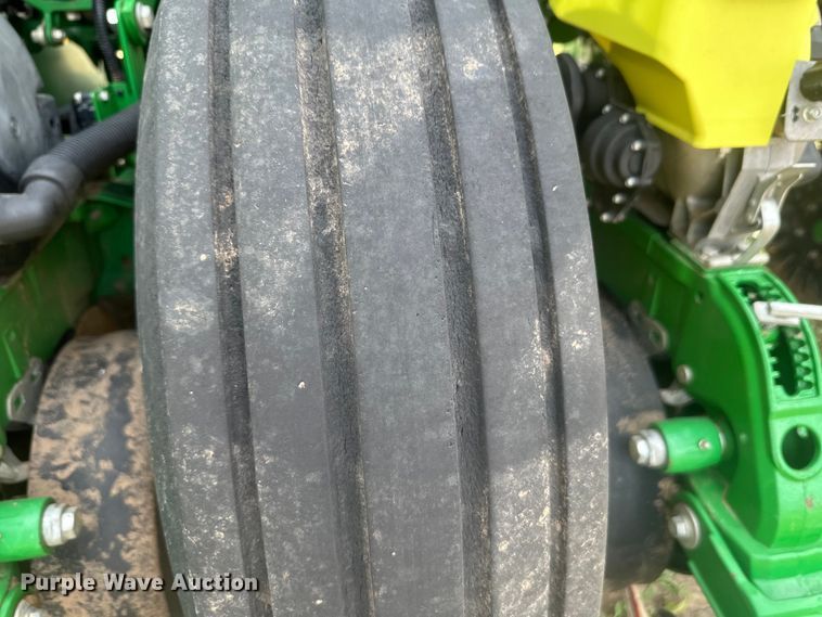 image for item EU6372 2017 John Deere 1795 Max Emerge split row no-till planter