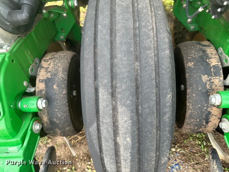 image for item EU6372 2017 John Deere 1795 Max Emerge split row no-till planter