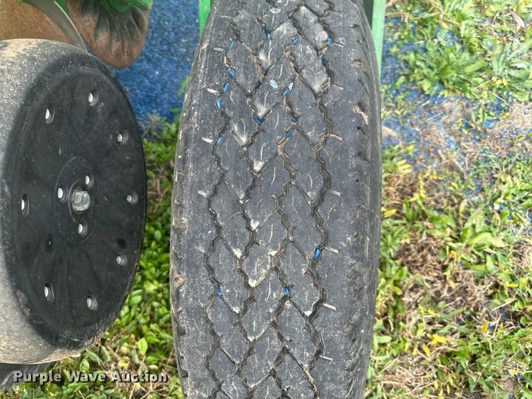 image for item EU6372 2017 John Deere 1795 Max Emerge split row no-till planter