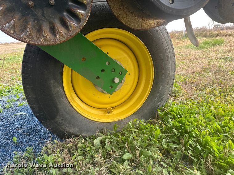 image for item EU6372 2017 John Deere 1795 Max Emerge split row no-till planter