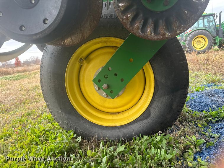 image for item EU6372 2017 John Deere 1795 Max Emerge split row no-till planter