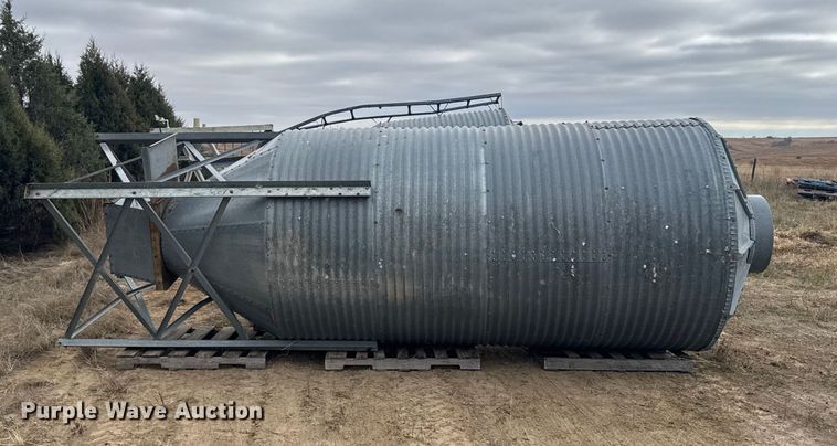 image for item EU6382 Grain silos