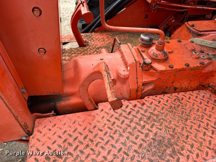 image for item EU6386 Allis-Chalmers 185 tractor