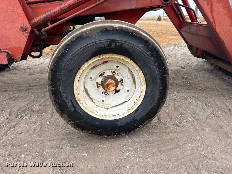 image for item EU6386 Allis-Chalmers 185 tractor