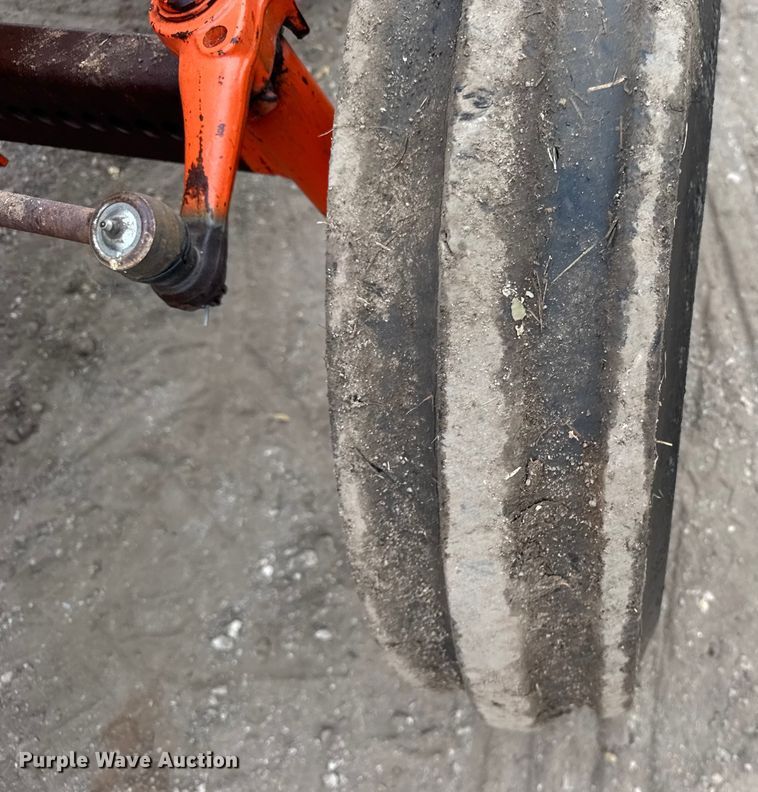 image for item EU6386 Allis-Chalmers 185 tractor