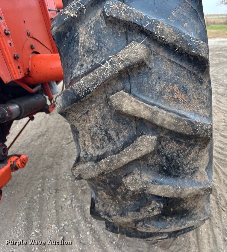 image for item EU6386 Allis-Chalmers 185 tractor