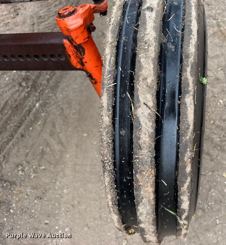 image for item EU6386 Allis-Chalmers 185 tractor