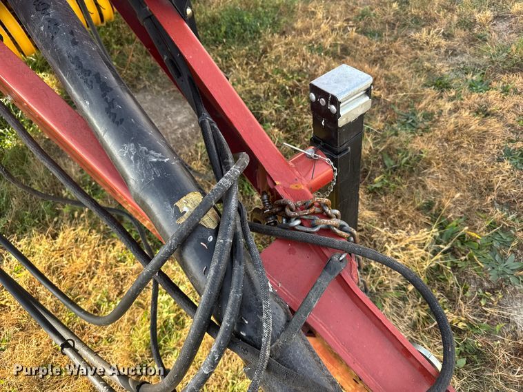 image for item EU6387 New Holland BR7070 round baler