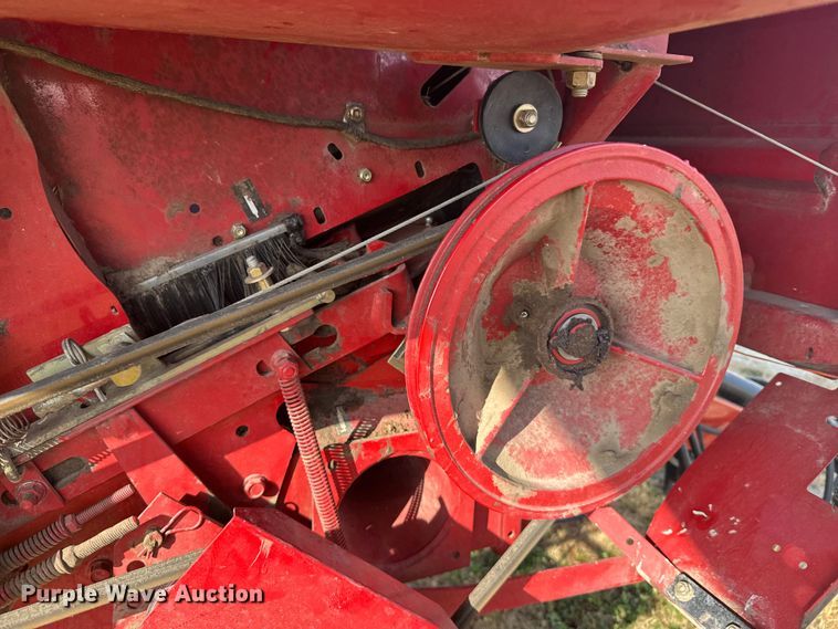 image for item EU6387 New Holland BR7070 round baler