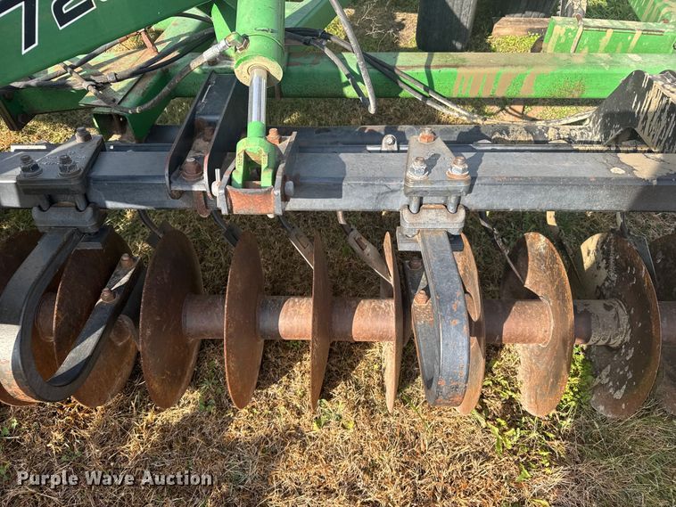 image for item EU6388 John Deere 726 mulch finisher