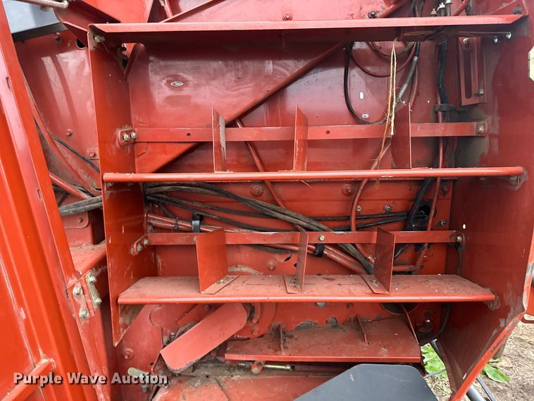 image for item EU6413 2007 Massey Ferguson 2756 round baler