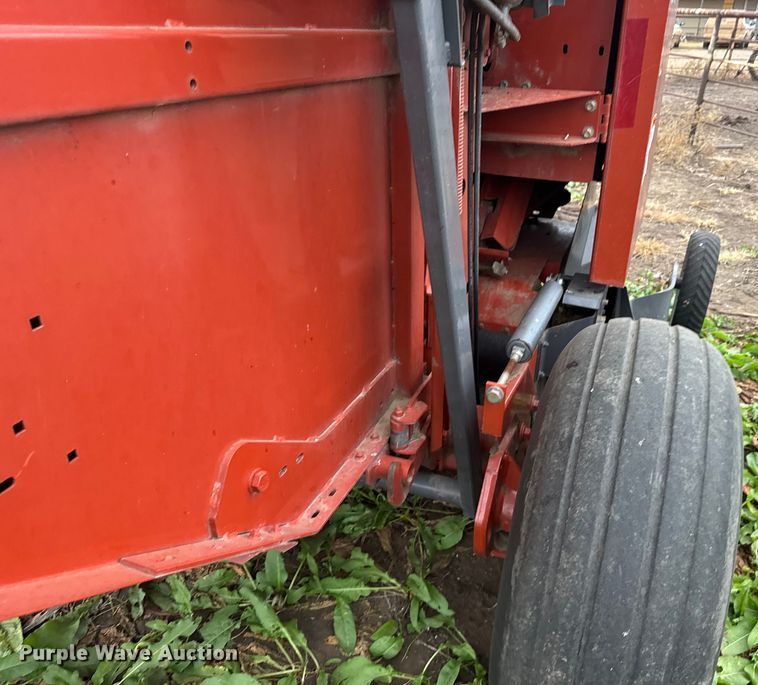 image for item EU6413 2007 Massey Ferguson 2756 round baler