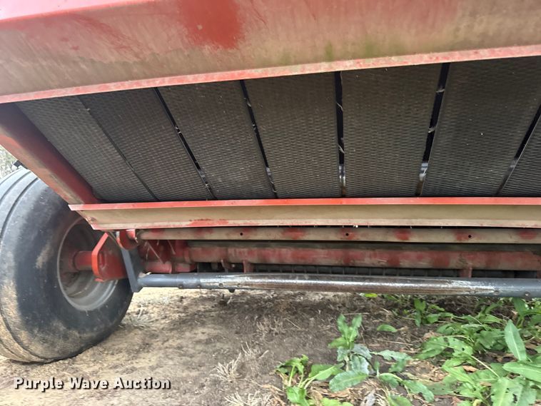 image for item EU6413 2007 Massey Ferguson 2756 round baler