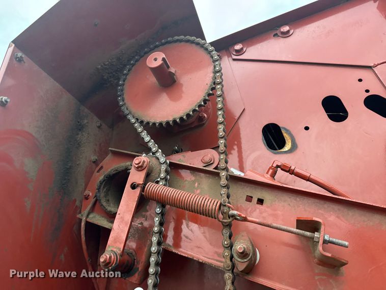 image for item EU6413 2007 Massey Ferguson 2756 round baler