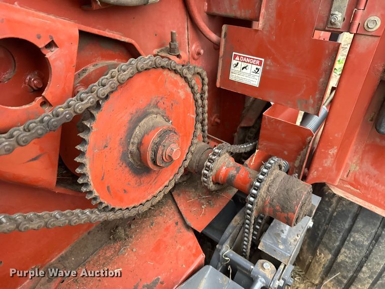 image for item EU6413 2007 Massey Ferguson 2756 round baler
