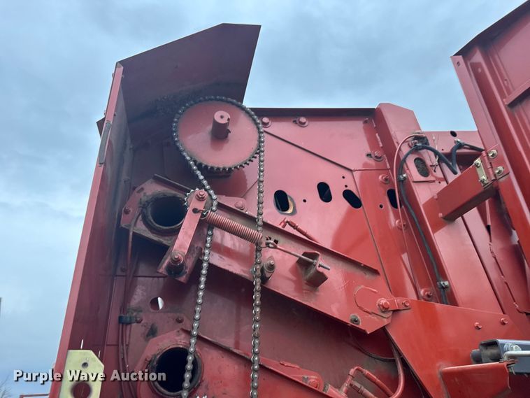 image for item EU6413 2007 Massey Ferguson 2756 round baler