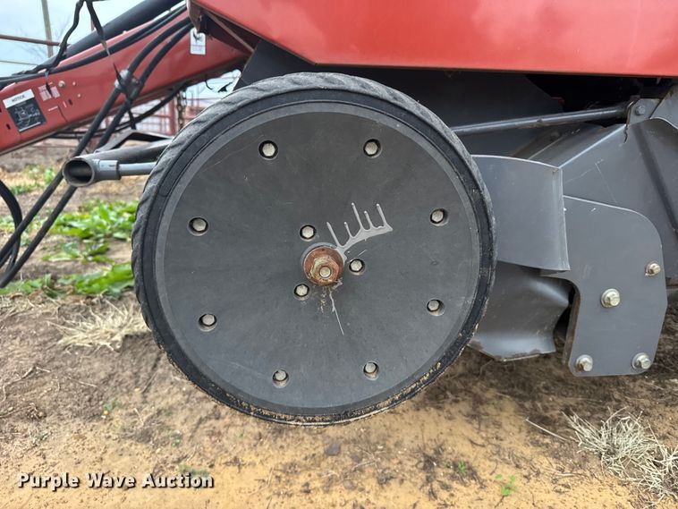 image for item EU6413 2007 Massey Ferguson 2756 round baler