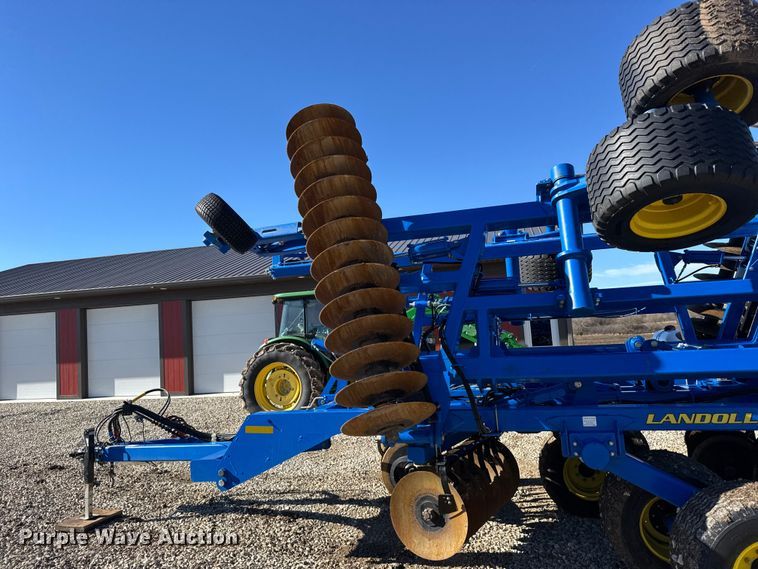 image for item EU6426 2024 Landoll 7530 vertical tillage
