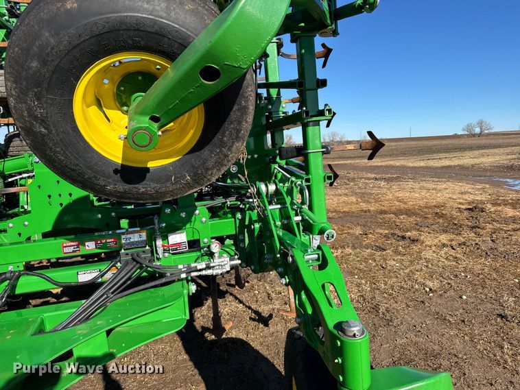 image for item EU6427 2022 John Deere 2230FH field cultivator