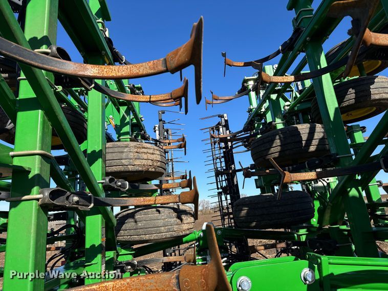 image for item EU6427 2022 John Deere 2230FH field cultivator