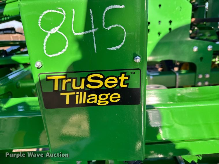 image for item EU6427 2022 John Deere 2230FH field cultivator