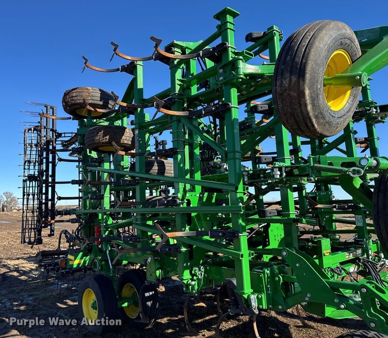 image for item EU6427 2022 John Deere 2230FH field cultivator