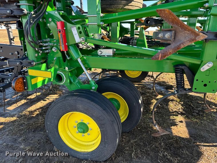 image for item EU6427 2022 John Deere 2230FH field cultivator