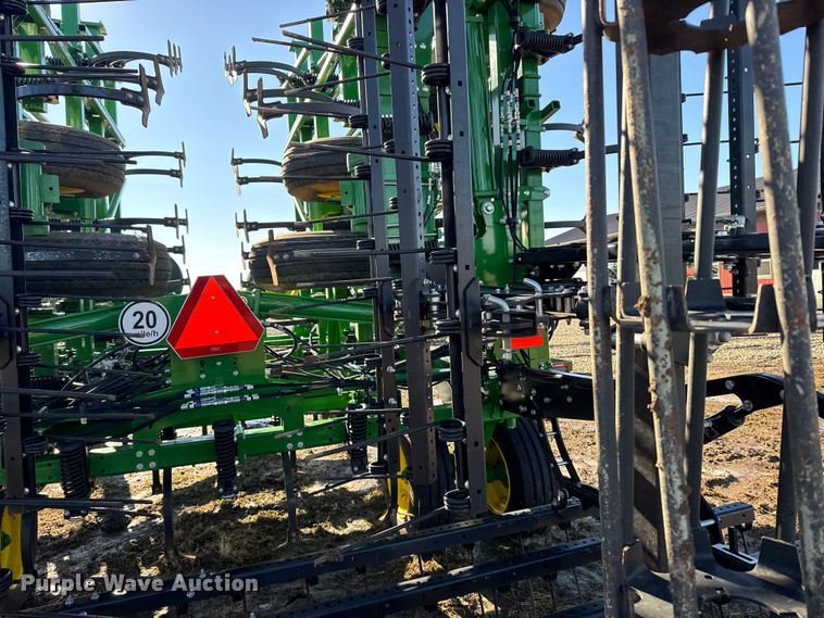 image for item EU6427 2022 John Deere 2230FH field cultivator