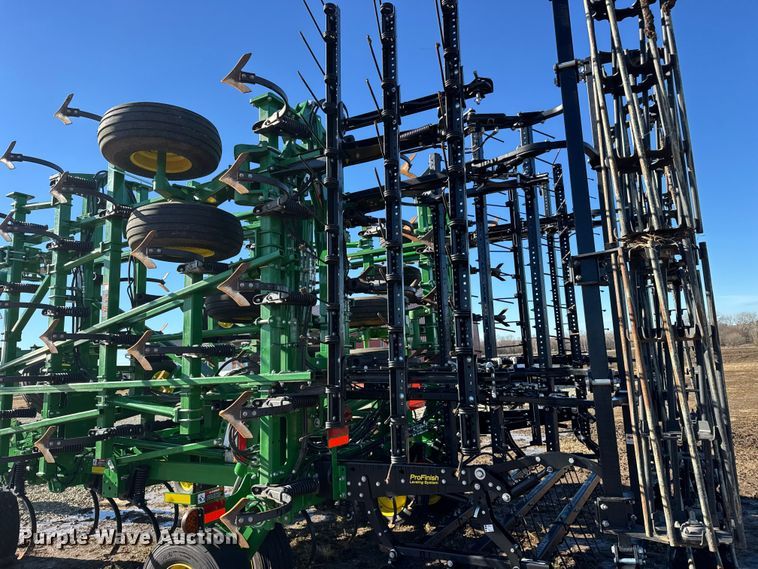 image for item EU6427 2022 John Deere 2230FH field cultivator