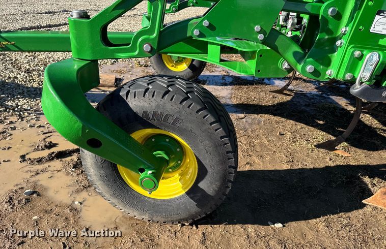 image for item EU6427 2022 John Deere 2230FH field cultivator