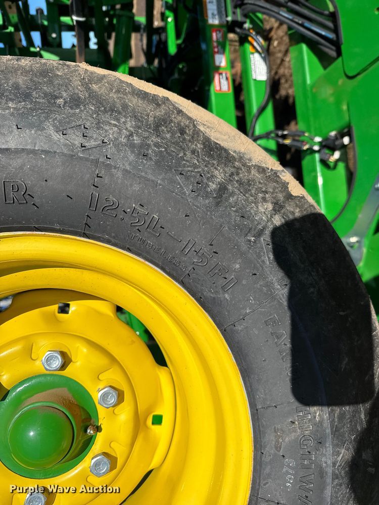 image for item EU6427 2022 John Deere 2230FH field cultivator