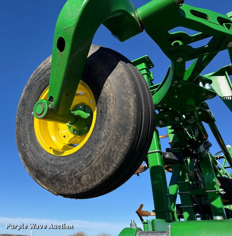 image for item EU6427 2022 John Deere 2230FH field cultivator
