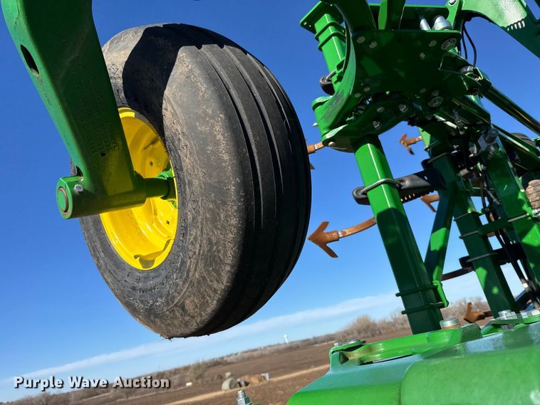 image for item EU6427 2022 John Deere 2230FH field cultivator