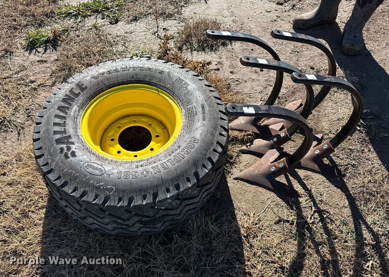 image for item EU6427 2022 John Deere 2230FH field cultivator