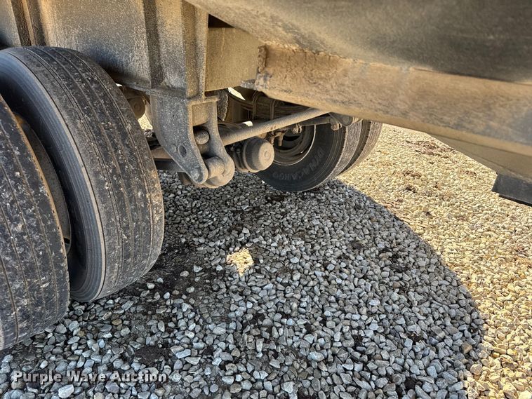 image for item EU6428 2016 Neville Built grain trailer