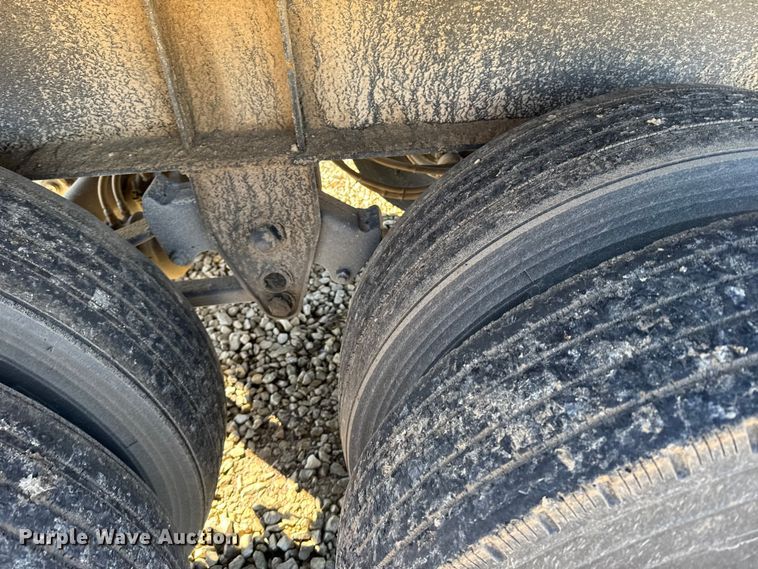 image for item EU6428 2016 Neville Built grain trailer