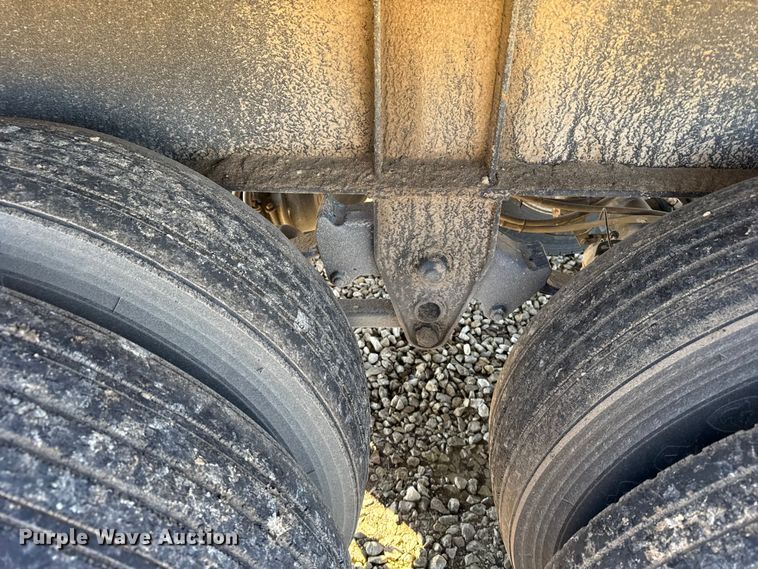 image for item EU6428 2016 Neville Built grain trailer