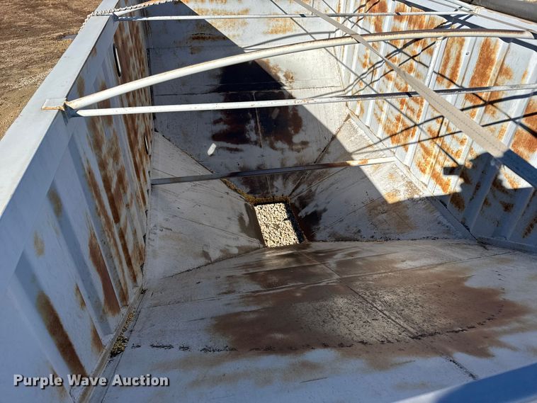 image for item EU6428 2016 Neville Built grain trailer