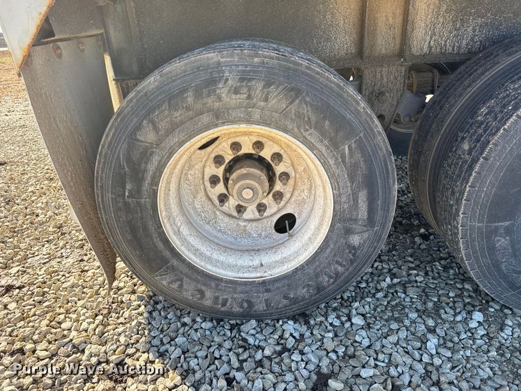 image for item EU6428 2016 Neville Built grain trailer