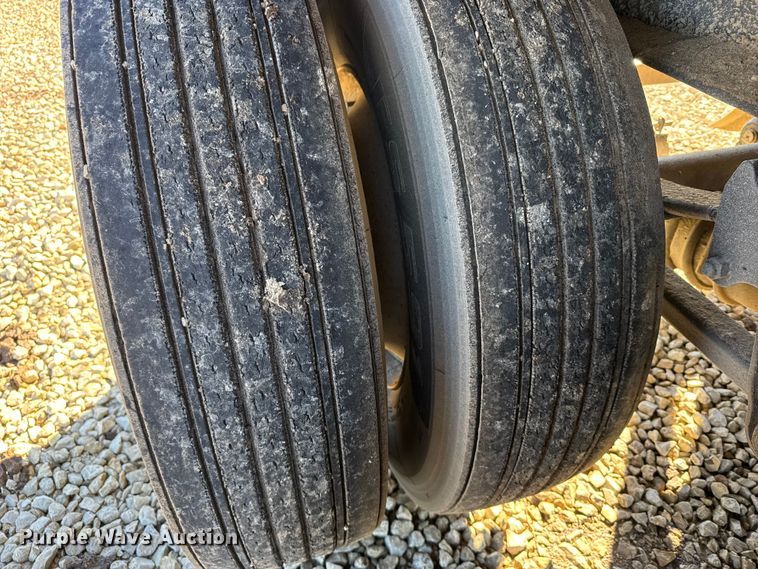 image for item EU6428 2016 Neville Built grain trailer