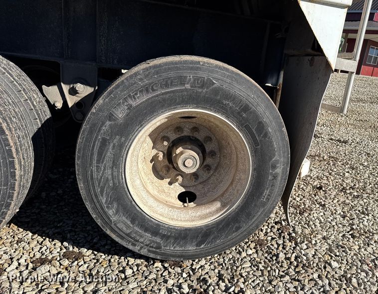 image for item EU6428 2016 Neville Built grain trailer