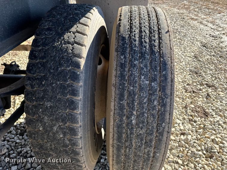 image for item EU6428 2016 Neville Built grain trailer